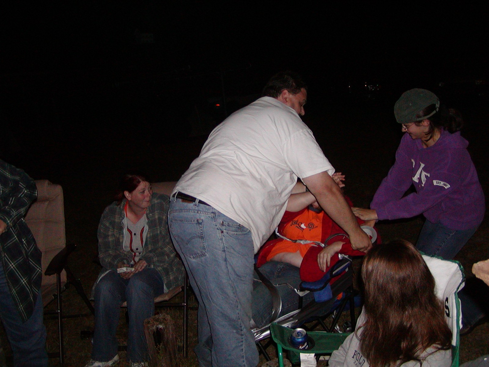 Shelley gives Rob tips on how to better tape Tessa up.