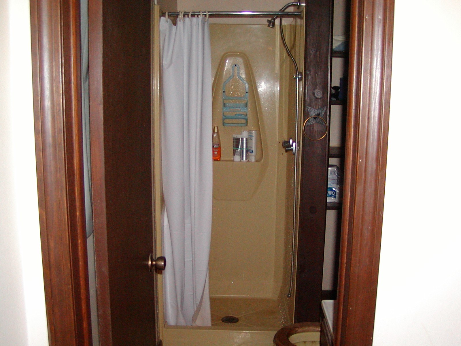 The cabin — photograph 17