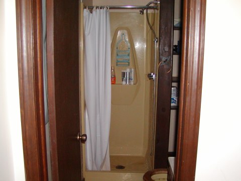 The cabin — photograph 17