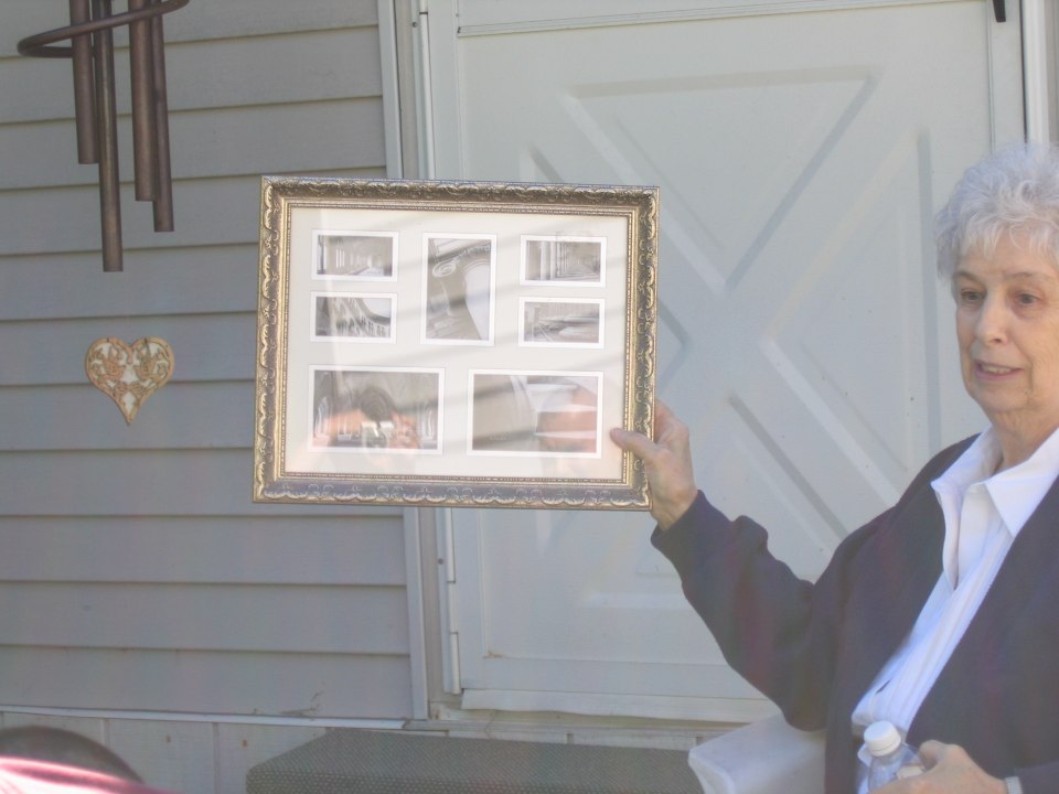 Opening gifts, photograph 15