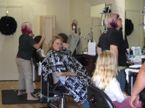 Getting ready - hair, photograph 1