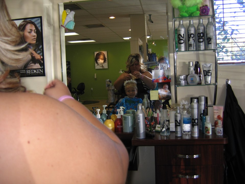 Getting ready - hair, photograph 2
