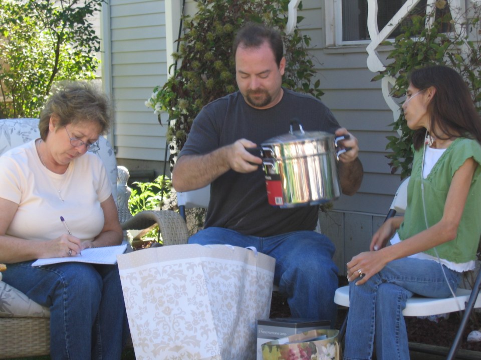 Opening gifts, photograph 11