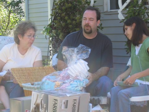 Opening gifts, photograph 27