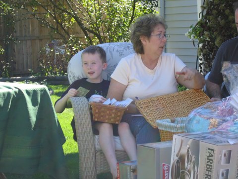 Opening gifts, photograph 28