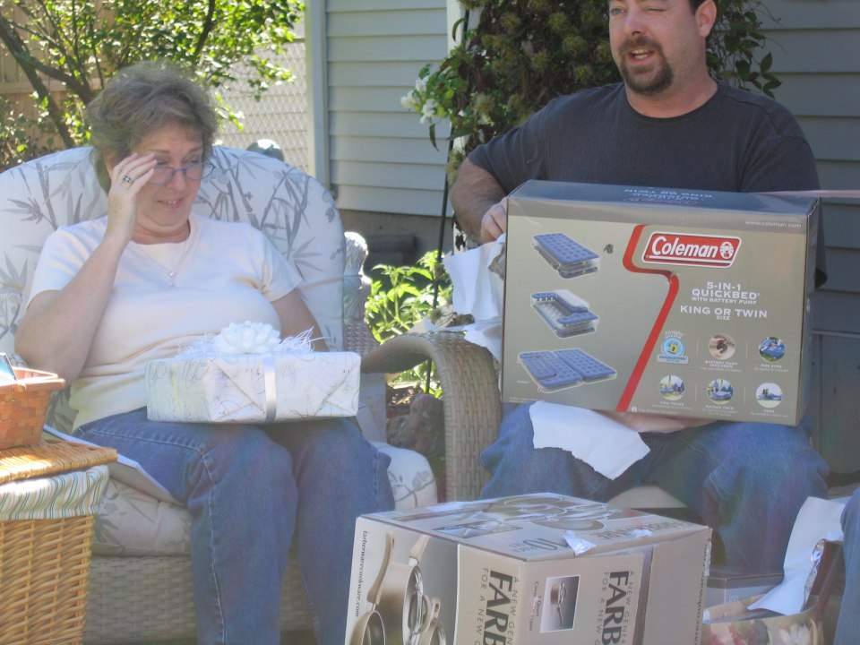 Opening gifts, photograph 17