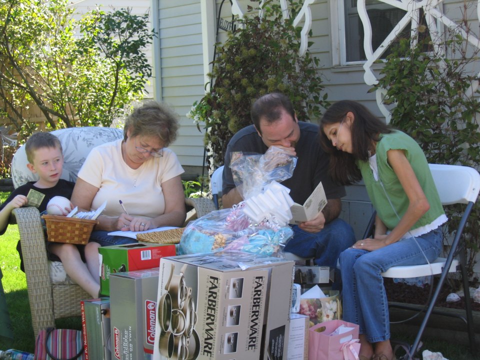 Opening gifts, photograph 31
